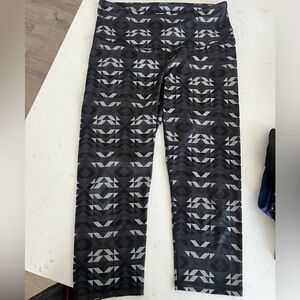 Old Navy work out capris, size Large, EUC
